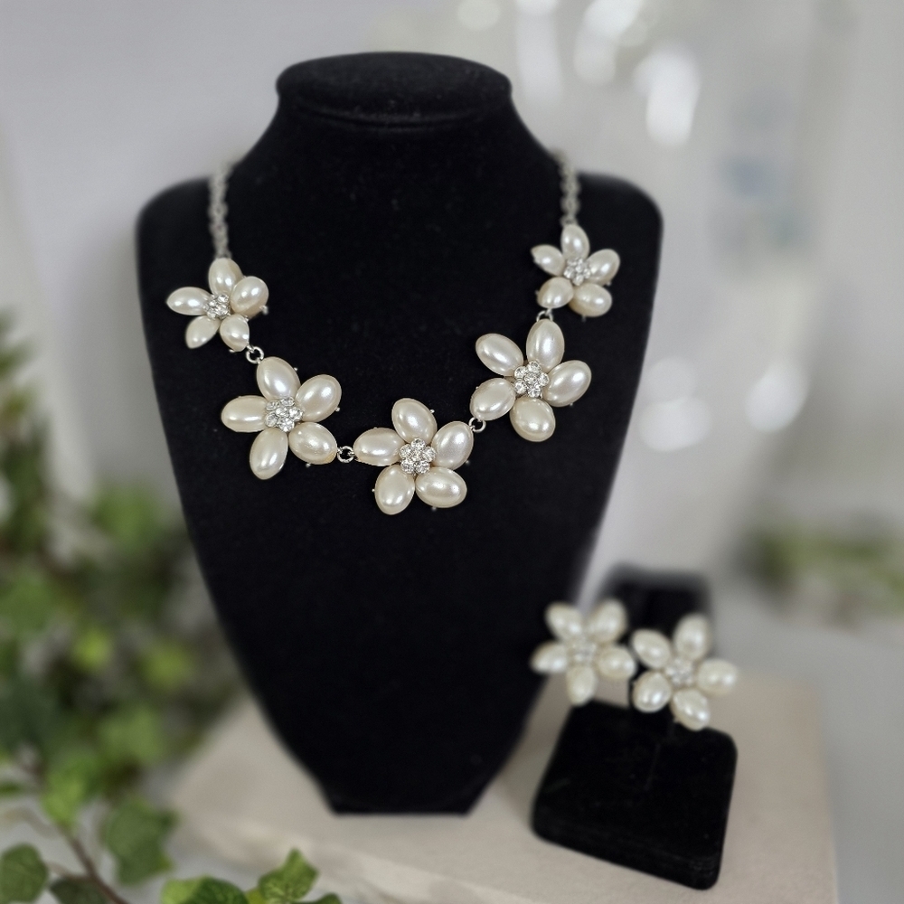 Vintage Silver with Pearl Flowers Necklace and Earrings Set